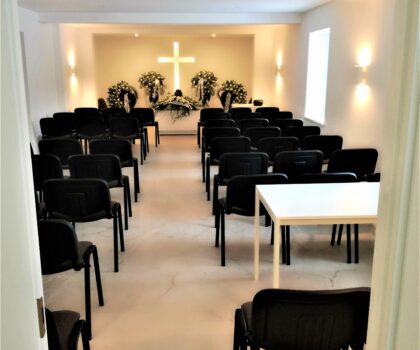 Ringaudų /Tabariškių Kristaus Karaliaus bažnyčios šarvojimo salė 